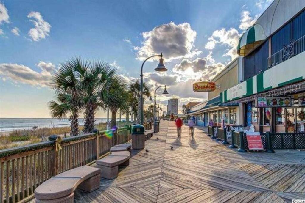 Ocean View Condo On The Beach! Myrtle Beach Eksteriør billede